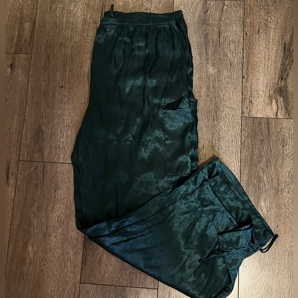 🌺 VICTORIA'S SECRET SATIN SILKY PAJAMA PANTS